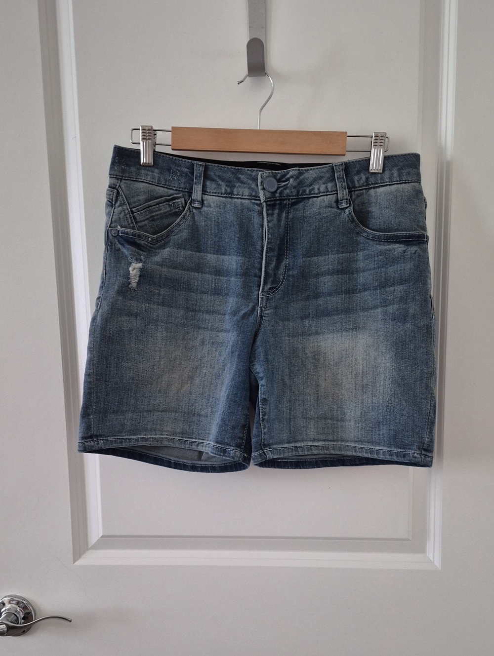 Wit & Wisdom Faded Light Blue Denim Jean Shorts